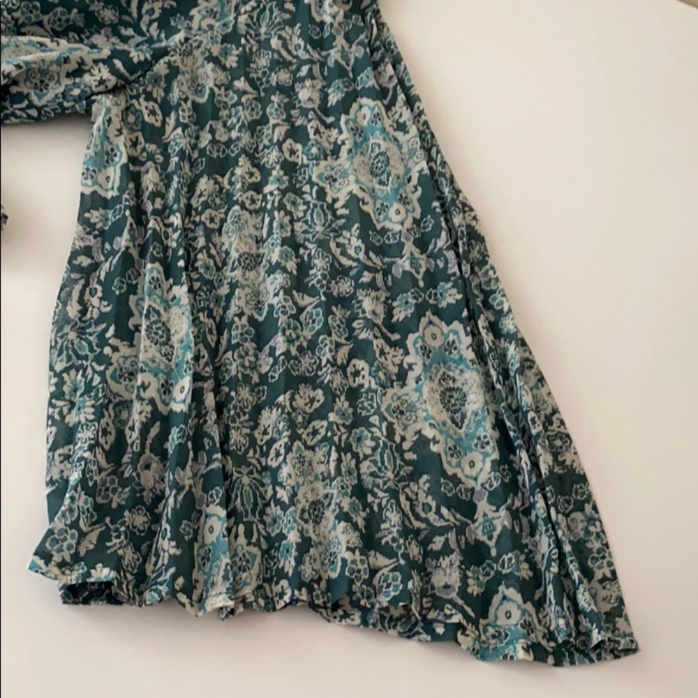 June & Hudson floral bell sleeve Top - Picture 5 of 6